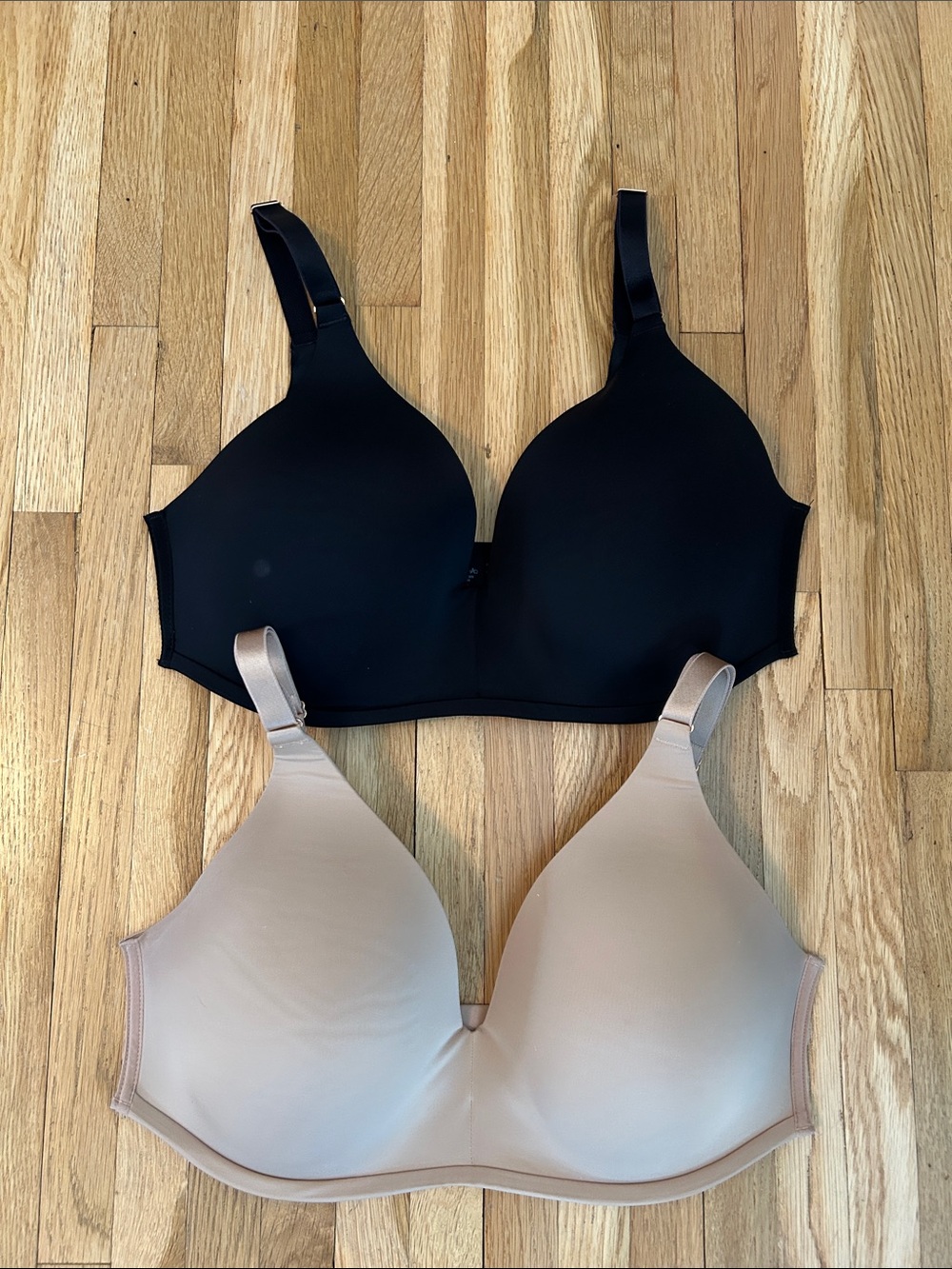 Soma Wireless Smooth Bras - Black & Nude